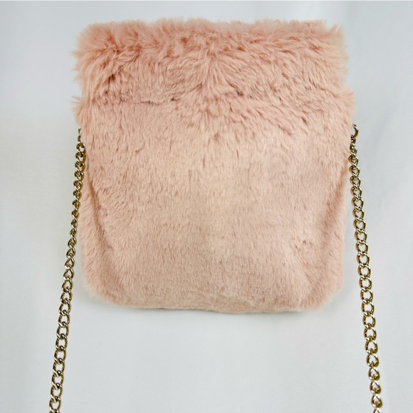 Boutique Barbie inspired Pink and gold fuzzy crossbody bag size mini - Picture 3 of 7